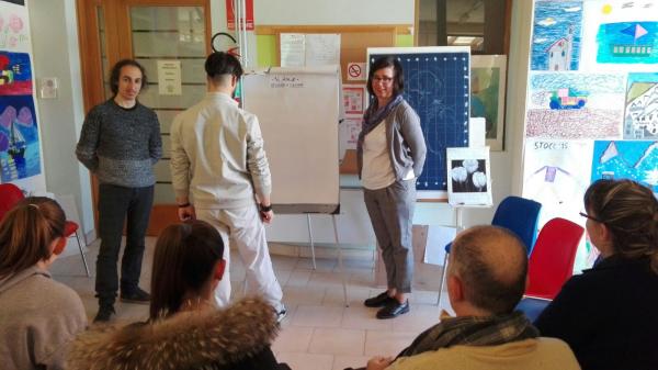 Studenti medie in Cooperativa Un segno di pace nel Social day